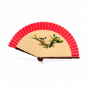 Abanico de Madera Oriental Rojo con Diseño de Aves y Flores – Estilo Japonés