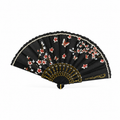 Abanico Negro de Tela con Flores y Mariposas – Diseño Oriental