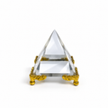 Pirámide de Vidrio Transparente con Base de Metal Dorado de 5 cm
