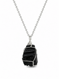 Collar con Dije de Turmalina Negra en Bruto – Piedra Natural de Protección Energética
