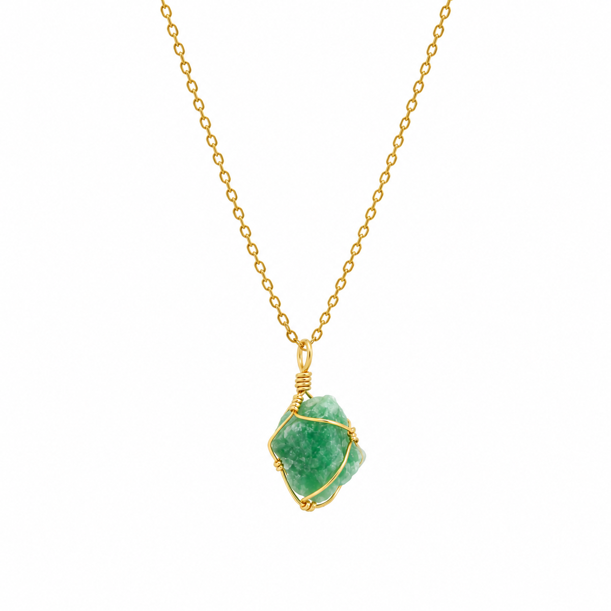 Collar con Jade en Bruto y Detalles Dorados