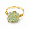 Anillo Ajustable Dorado con Jadeíta en Bruto