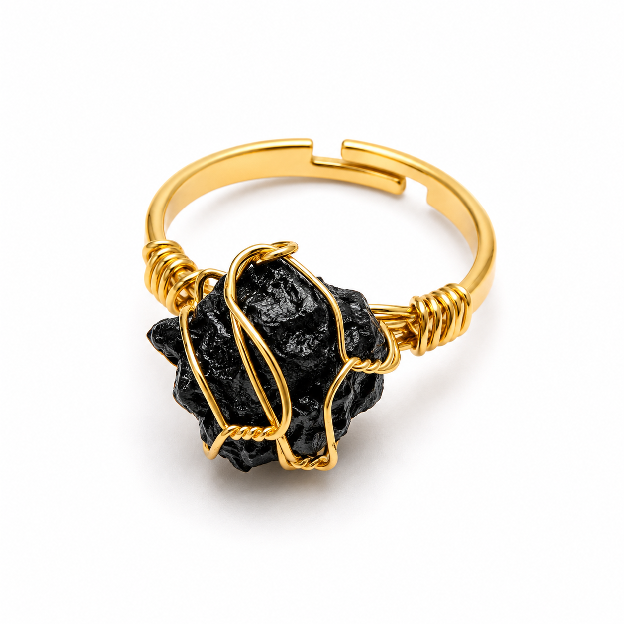 Anillo Ajustable Dorado con Turmalina Negra en Bruto