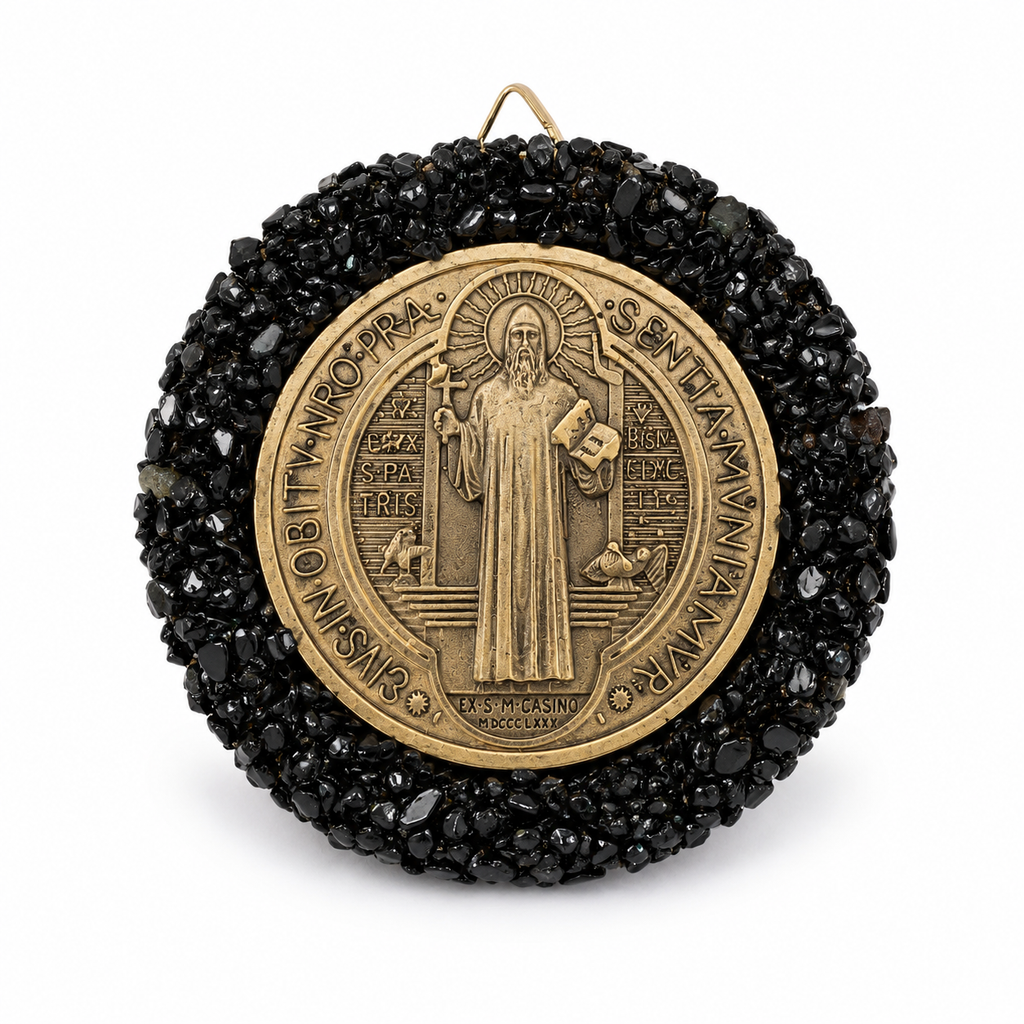 Medallón de San Benito con Obsidiana Natural – Protección Energética